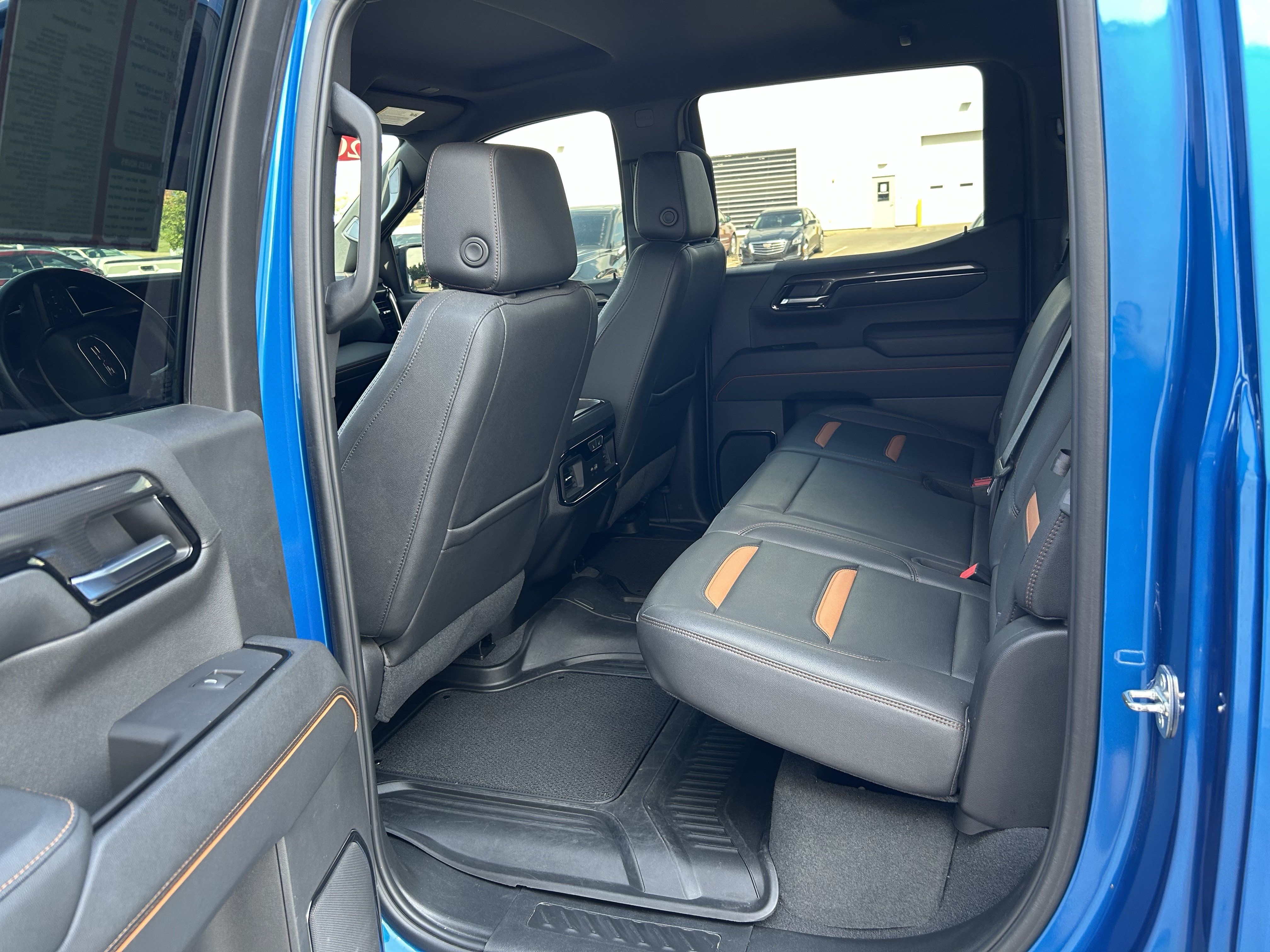 Used 2024 GMC Sierra 1500 AT4 w/ Technology Package AWD/4WD image 16