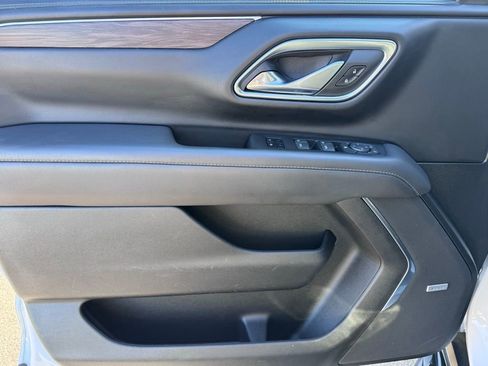 Used 2023 Chevrolet Suburban LT image 28