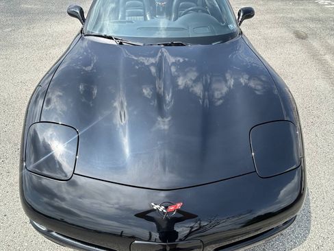 Used 2004 Chevrolet Corvette Convertible w/ Preferred Equipment Group RWD image 12