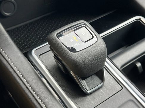 Used 2025 Nissan Pathfinder SV image 21