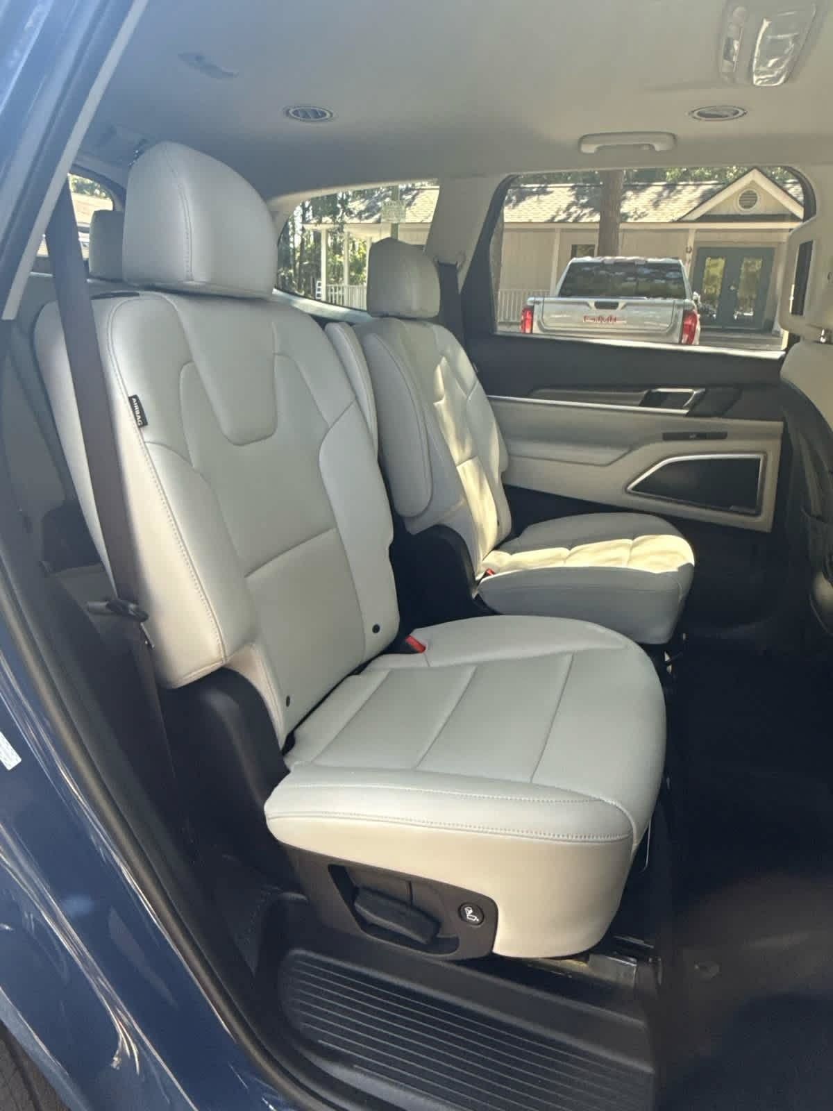 Used 2024 Kia Telluride S w/ S Sunroof Package FWD image 15