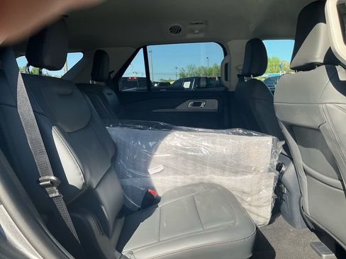 New 2026 Ford Explorer Active image 13