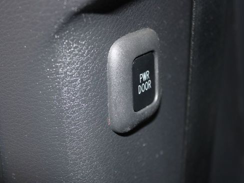 Used 2021 Toyota Sienna Platinum AWD/4WD image 23