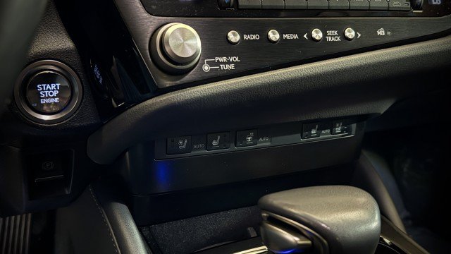 Used 2023 Lexus ES 350 w/ Premium Package FWD image 12