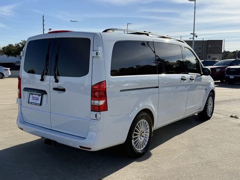 Used 2019 Mercedes-Benz Metris Passenger image 5