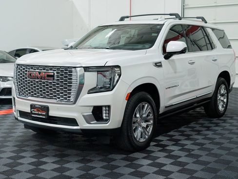 Used 2024 GMC Yukon Denali AWD/4WD image 3