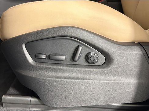 Certified 2026 Porsche Cayenne Coupe AWD/4WD image 32