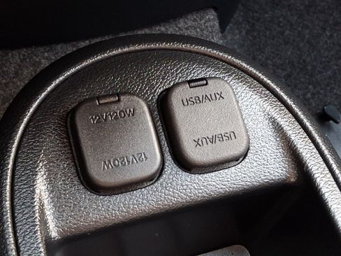 Used 2014 MAZDA MAZDA2 Sport FWD image 24
