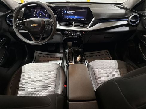 Used 2024 Chevrolet Trax LT image 10
