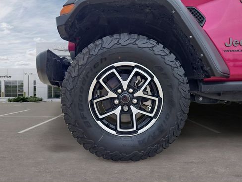 Used 2024 Jeep Wrangler Unlimited Rubicon w/ Safety Group AWD/4WD image 10