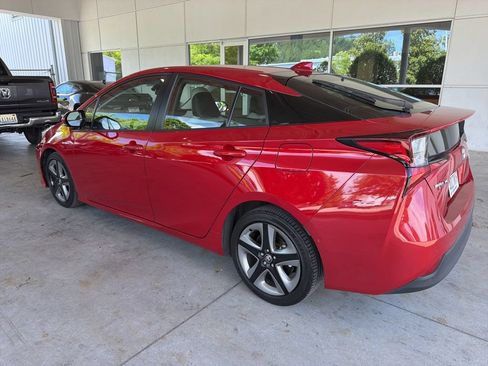 Used 2019 Toyota Prius Limited FWD image 2