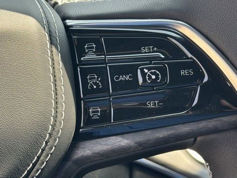 New 2025 Jeep Grand Cherokee Overland w/ Luxury Tech Group IV image 18