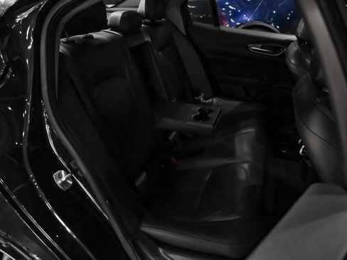 Used 2017 Alfa Romeo Giulia Sprint w/ Cold Weather Package image 34