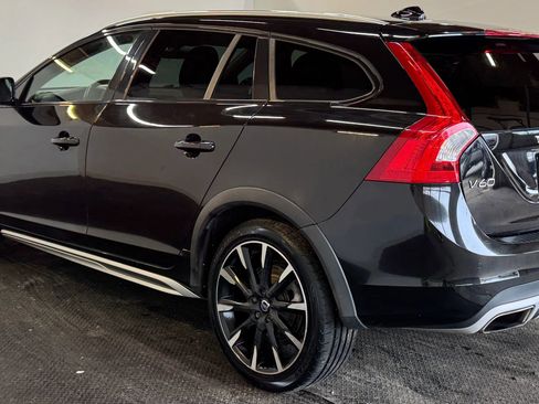 Used 2017 Volvo V60 T5 Cross Country w/ Convenience Package AWD/4WD image 5