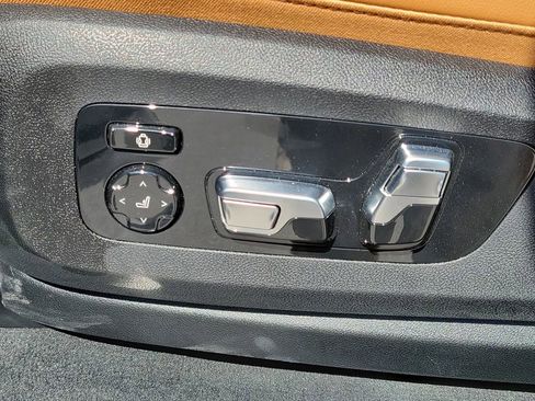 Used 2026 BMW X7 xDrive40i w/ M Sport Package image 30