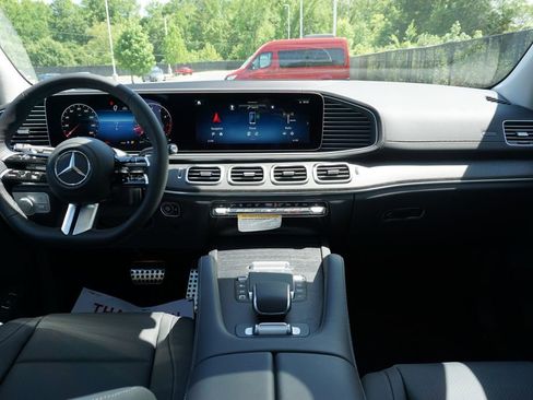 New 2026 Mercedes-Benz GLS 450 4MATIC image 40
