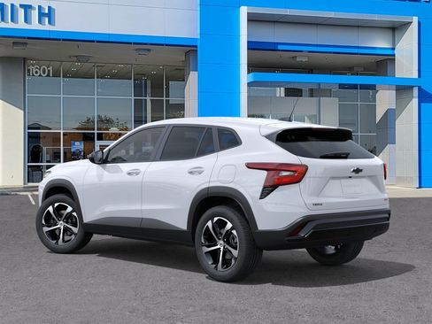 New 2026 Chevrolet Trax RS FWD image 3