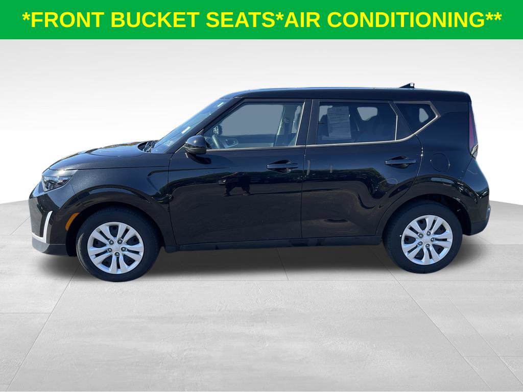 Used 2025 Kia Soul LX FWD image 5