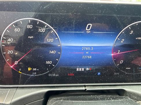 Used 2023 Mercedes-Benz C 300 Sedan image 3