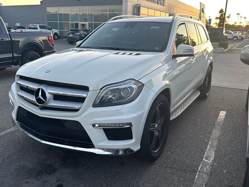 Used 2013 Mercedes-Benz GL 550 4MATIC image 1