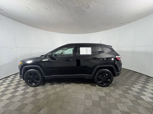 Used 2020 Jeep Compass Latitude image 2