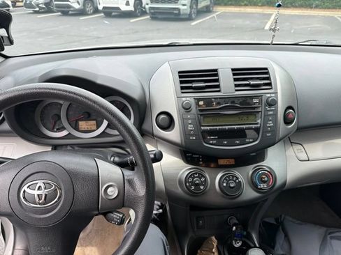 Used 2011 Toyota RAV4 2WD w/ Upgrade Value Pkg image 9