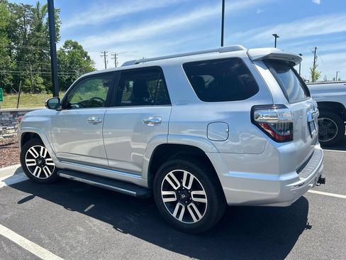 Used 2022 Toyota 4Runner Limited AWD/4WD image 2