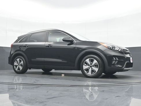 Used 2022 Kia Niro LX image 23