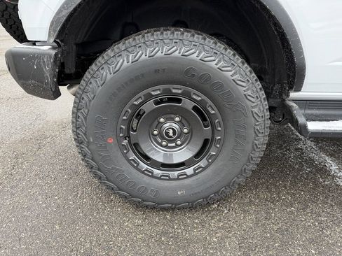 New 2025 Ford Bronco Outer Banks w/ Sasquatch Package image 30