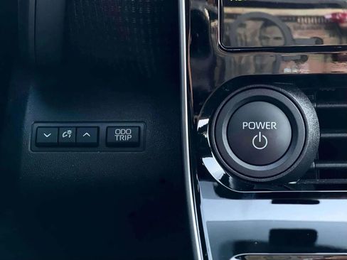 Used 2023 Toyota bZ4X FWD image 17