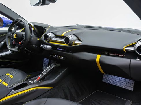 Used 2020 Ferrari 812 Superfast RWD image 47