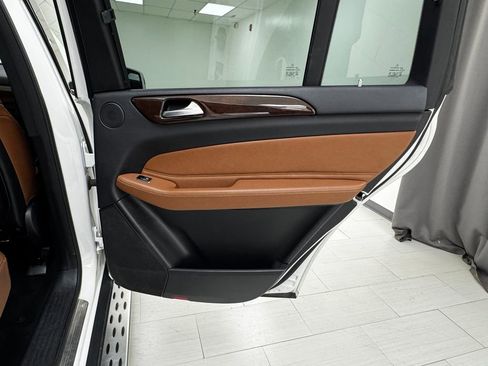 Used 2018 Mercedes-Benz GLS 450 4MATIC image 15