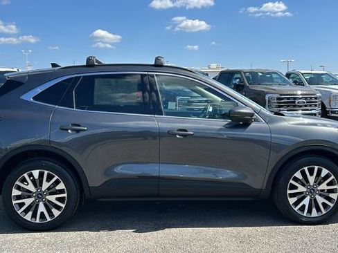 Certified 2020 Ford Escape Titanium AWD/4WD image 2
