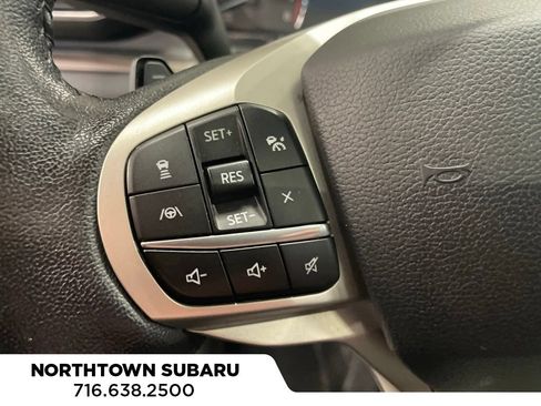 Used 2020 Ford Explorer Limited w/ Equipment Group 310A AWD/4WD image 28