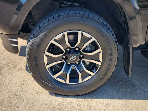 Used 2023 Toyota Tacoma TRD Sport w/ Technology Package RWD image 11