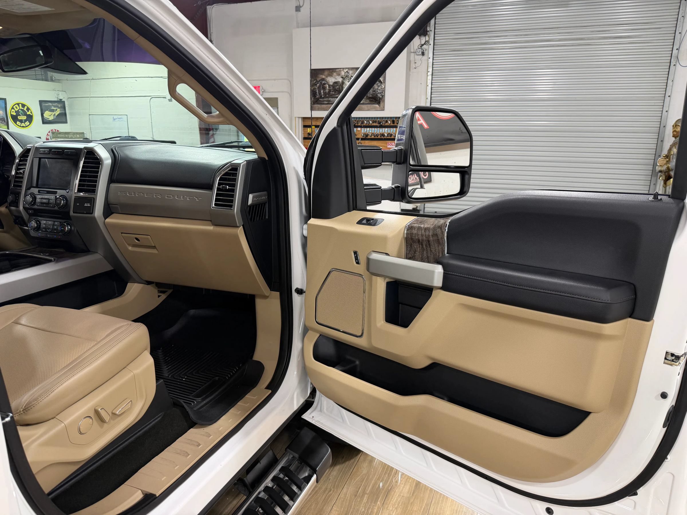 Used 2017 Ford F350 Lariat w/ Lariat Ultimate Package AWD/4WD image 20