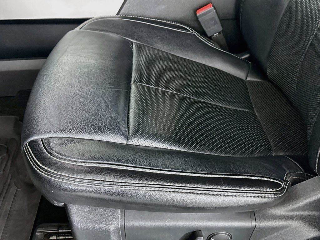 Used 2019 Ford F150 Lariat w/ Equipment Group 502A Luxury AWD/4WD image 17