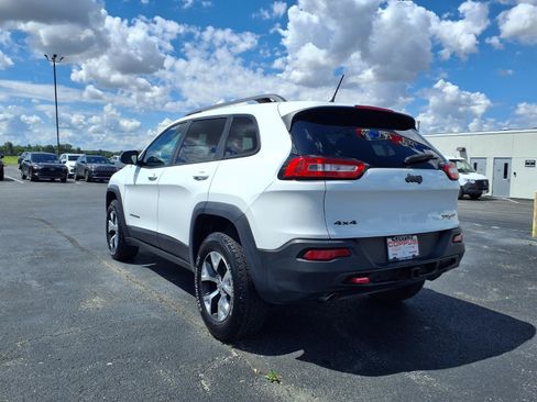 Used 2014 Jeep Cherokee Trailhawk w/ Cold Weather Group AWD/4WD image 7