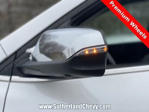 Used 2020 Chevrolet Equinox Premier image 11