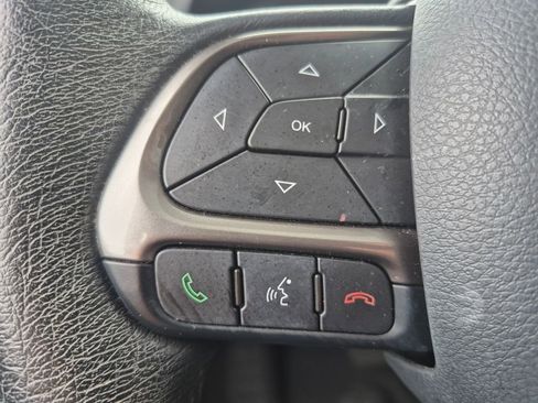 Used 2022 Jeep Renegade Limited w/ Sun, Sound & Wheels Group AWD/4WD image 26