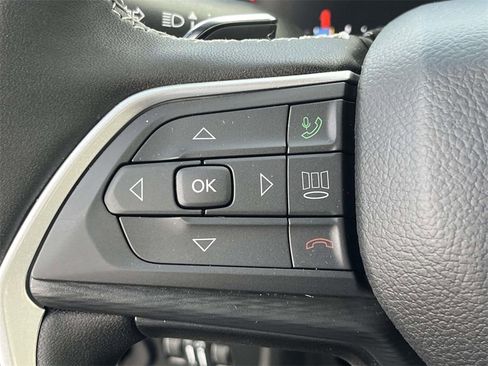 New 2025 Jeep Grand Cherokee Laredo w/ Luxury Tech Group I image 29