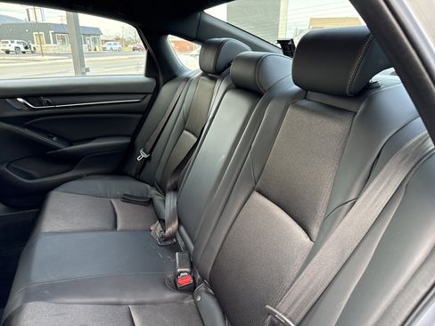 Used 2018 Honda Accord Sport image 13