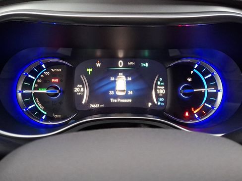 Used 2019 Chrysler Pacifica Limited w/ Advanced Safetytec Group image 25