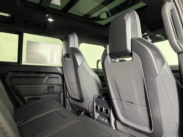 New 2026 Land Rover Defender 110 OCTA AWD/4WD image 30