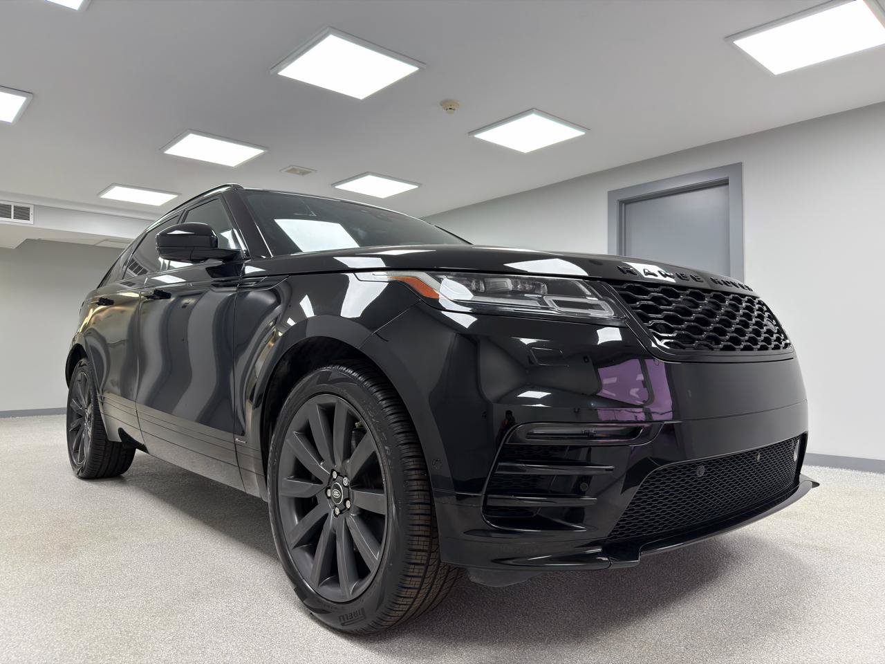Used 2018 Land Rover Range Rover Velar AWD/4WD image 4