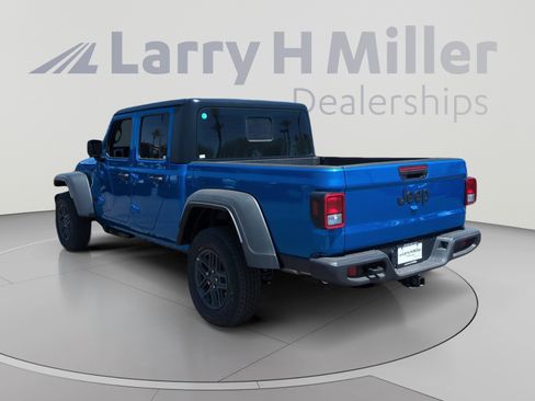 New 2026 Jeep Gladiator Sport AWD/4WD image 3