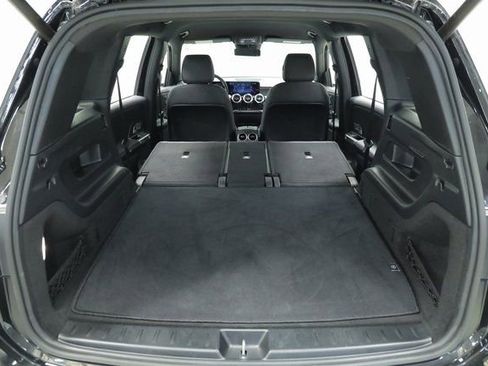 Used 2024 Mercedes-Benz GLB 250 4MATIC image 32