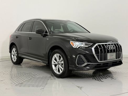 Certified 2025 Audi Q3 2.0T Premium image 7