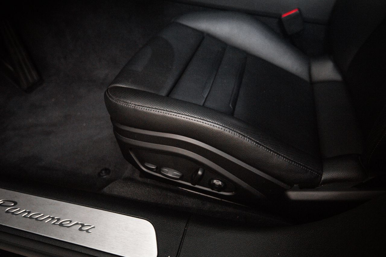 Certified 2023 Porsche Panamera image 14