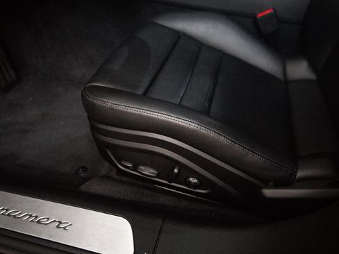 Certified 2023 Porsche Panamera image 14